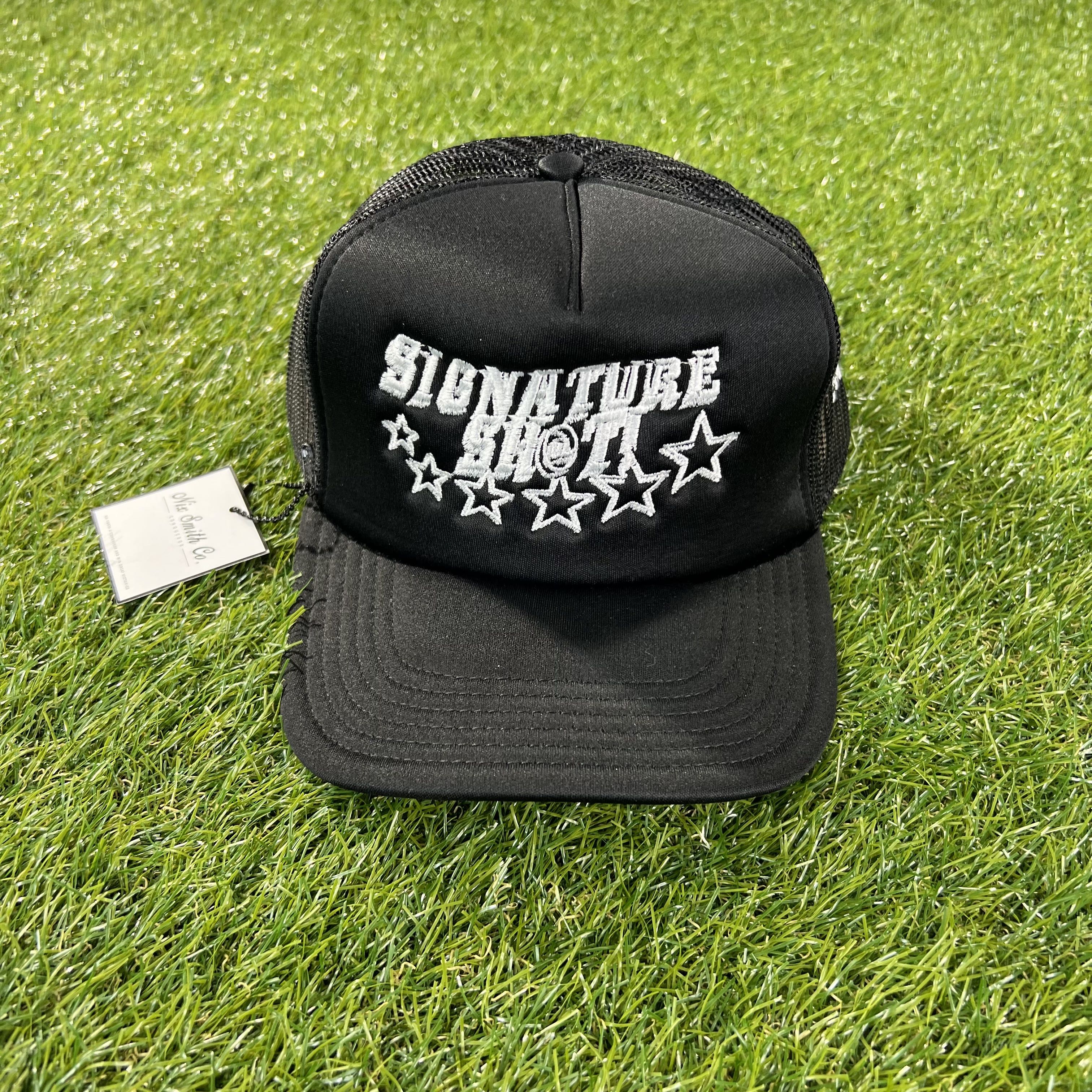 Signature Shot Trucker Hat (Blk/Wte)